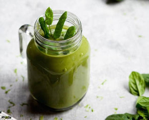 Super Green Mood-Boosting (and DAMN Tasty) Smoothie